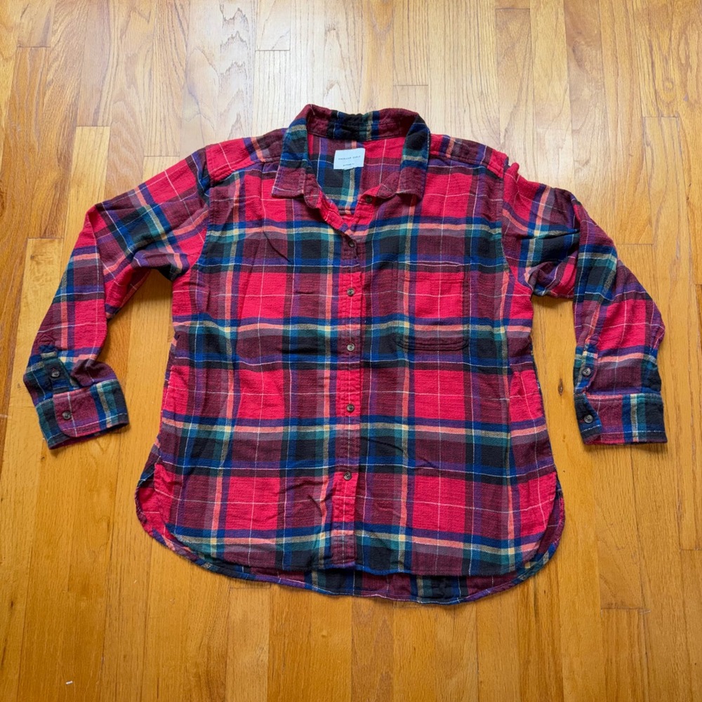 American Eagle Red Plaid Flannel Shirt Womens Large Boyfriend Fit Button Down
